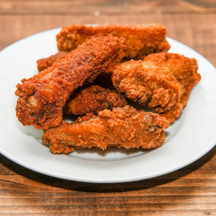 9 Pcs Hot Wings.