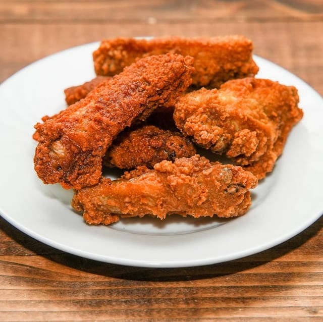 12 Pcs Hot Wings.