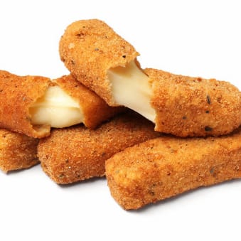 6 Pcs Mozzarella Sticks.