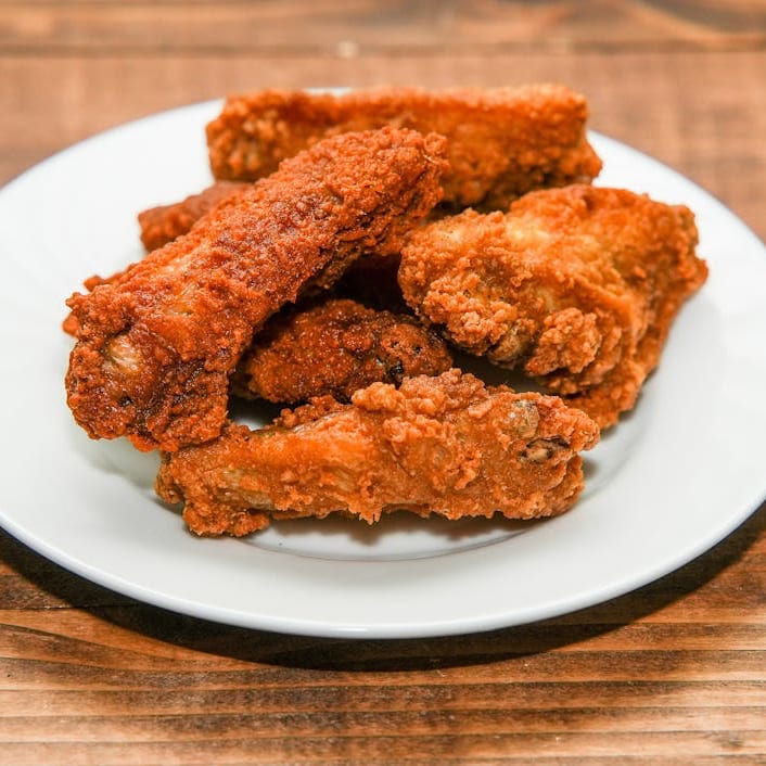 9 Pcs Hot Wings.